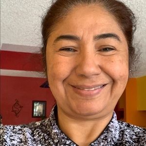 Meet your Posher, Ana